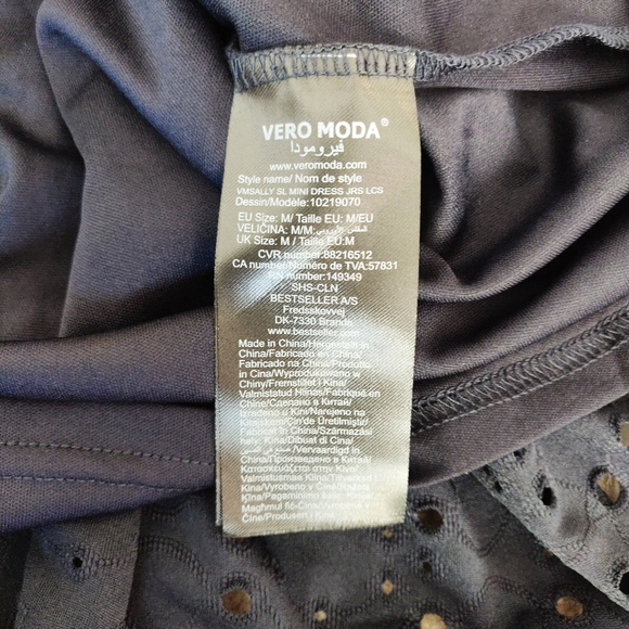 Vero Moda Women’s Sally Eyelet Ruffled Navy Dress Size: M - Picture 7 of 9